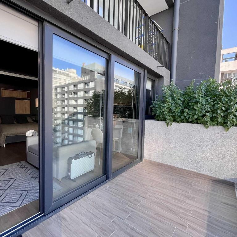 Modern Studio - City Views Fast Wifi & Parking - Apartment - 4