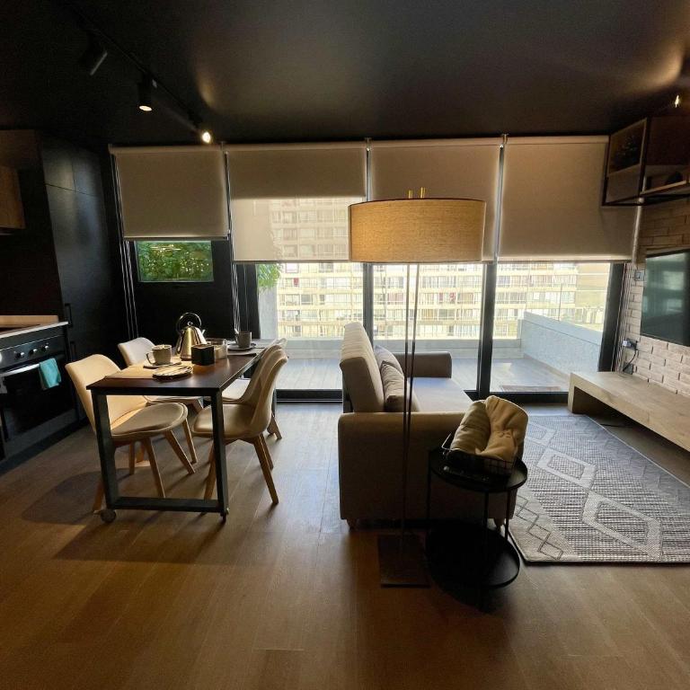Modern Studio - City Views Fast Wifi & Parking - Apartment - 9
