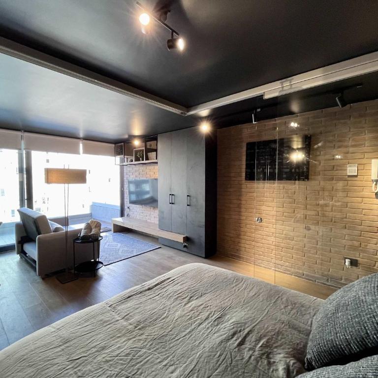 Modern Studio - City Views Fast Wifi & Parking - Apartment - 11