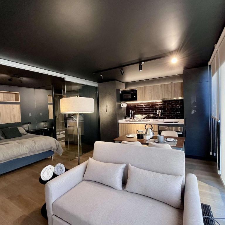 Modern Studio - City Views Fast Wifi & Parking - Apartment - 14