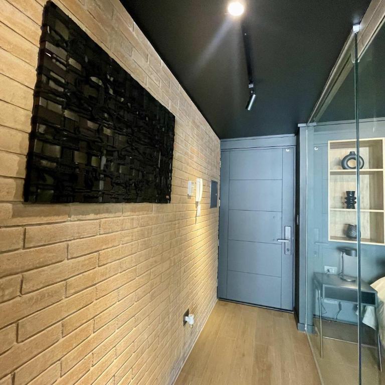 Modern Studio - City Views Fast Wifi & Parking - Apartment - 16