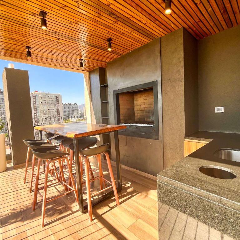Modern Studio - City Views Fast Wifi & Parking - Apartment - 31