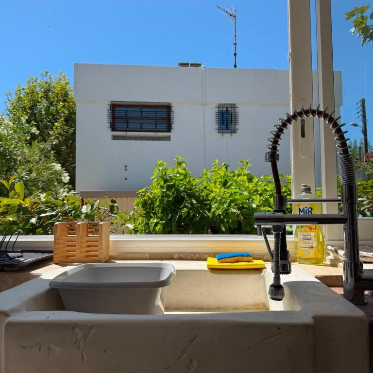 Studio Rez de jardin Hyères plage accès plage 5 minutes à pieds - Apartment mit 1 Schlafzimmer - 5