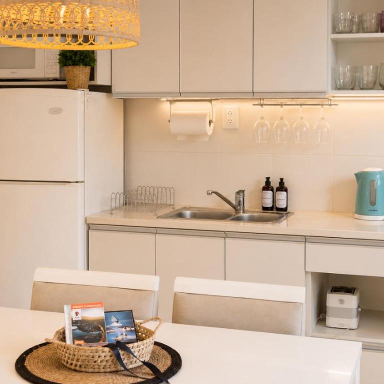 ALOJATE Departamento Iluminado y cómodo cerca del centro con Cochera - Two-Bedroom Apartment - 17
