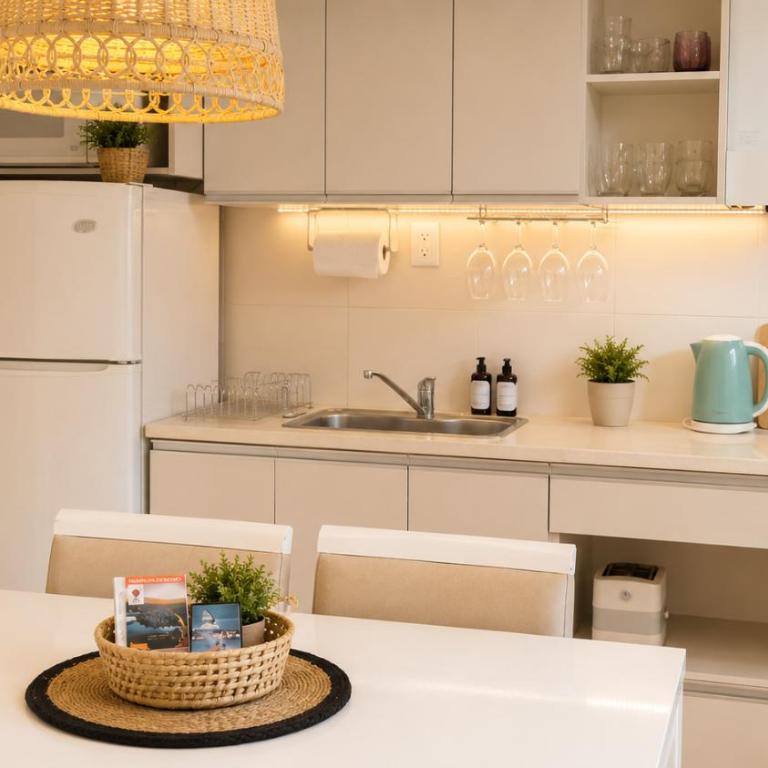 ALOJATE Departamento Iluminado y cómodo cerca del centro con Cochera - Two-Bedroom Apartment - 18