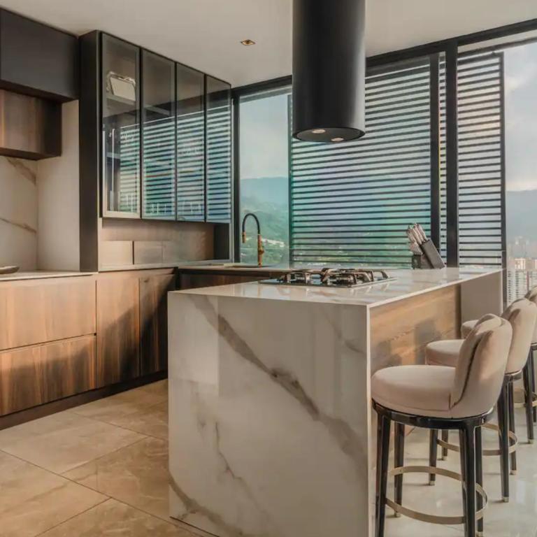 Apartamento con terraza y jacuzzi, espectacular vista de Medellín, Poblado - Apartamento - 21