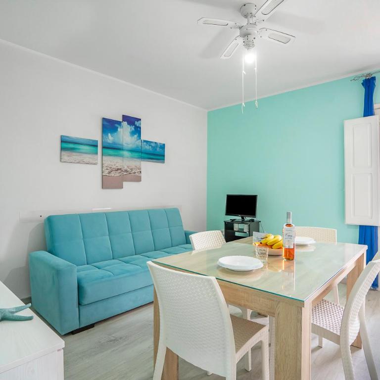 Riva Di Mare Apartment with Balcony Near The Sea - Happy Rentals - Apartment with Terrace - 2