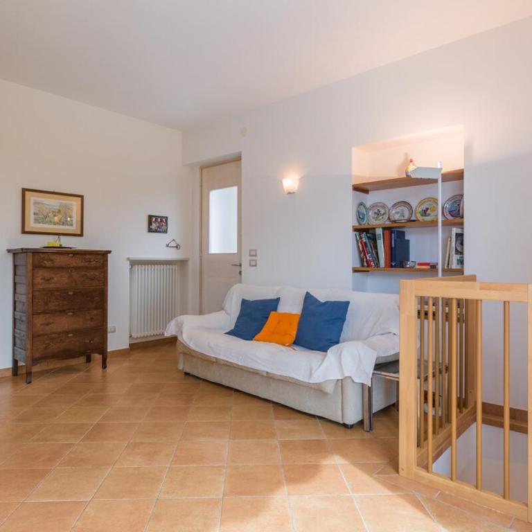 Two family villa - large garden, lake view, shared pool - Casa con 4 camere da letto - 45