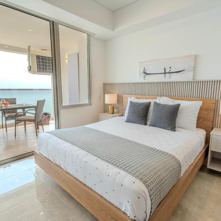 Mar de Luna en Apartamento en Cartagena Beach Resort cerca a la playa con piscina y jacuzzi - One-Bedroom Loft Apartment with One Queen Bed - 21