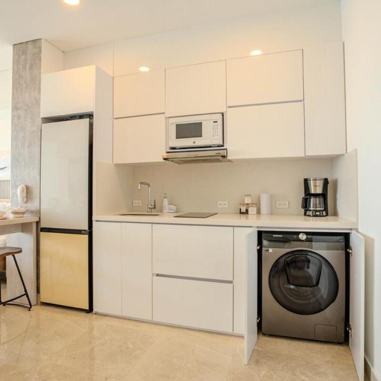 Mar de Luna en Apartamento en Cartagena Beach Resort cerca a la playa con piscina y jacuzzi - One-Bedroom Loft Apartment with One Queen Bed - 44