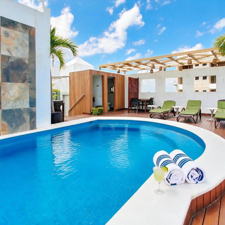 Rooftop Pool 1BR 2BR Duplex Sleeps 2-8, 3 Blue Flag Beaches 15 Min & 5th Ave 10 Min, Chedraui Grocery 15 Min, Kitchen WiFi AC - Premium Apartment mit 1 Schlafzimmer - 1