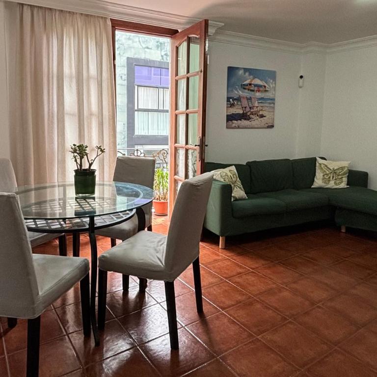 Kiki - Three-Bedroom Apartment - 7
