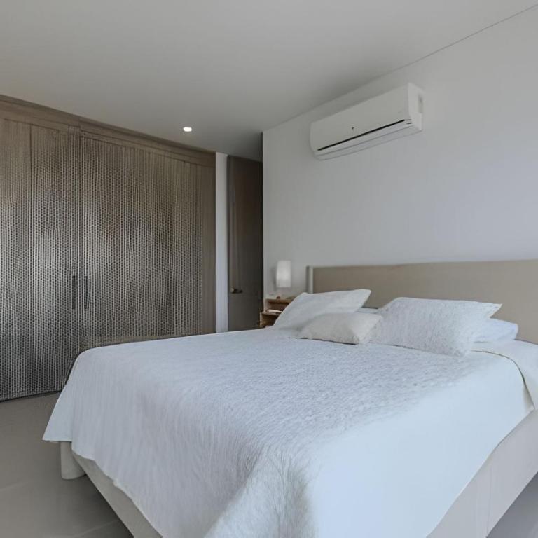 Exclusivo apartamento con vista a la bahía piso 22 - Three-Bedroom Premium Apartment with Balcony - 18