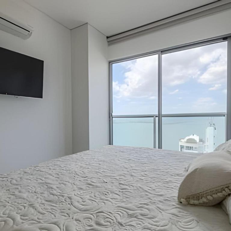 Exclusivo apartamento con vista a la bahía piso 22 - Three-Bedroom Premium Apartment with Balcony - 32