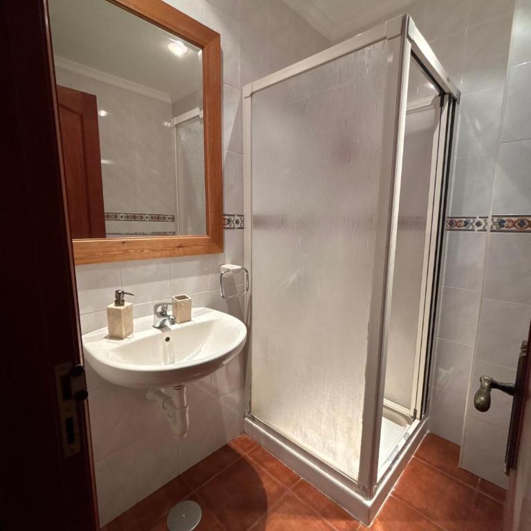 Kiki - Three-Bedroom Apartment - 19