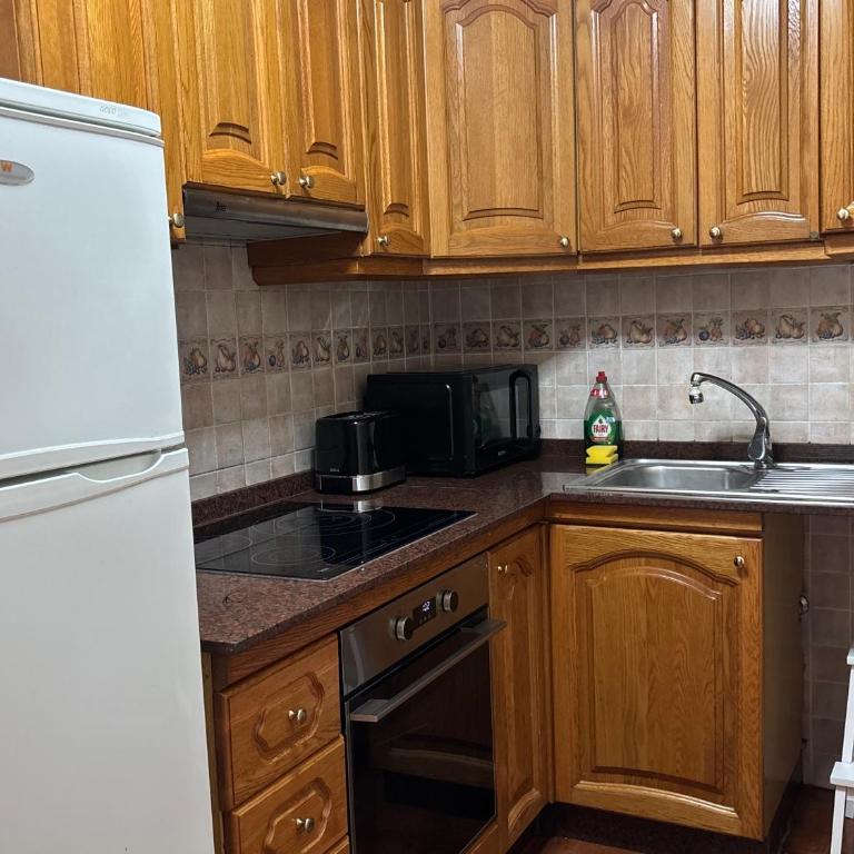 Kiki - Three-Bedroom Apartment - 23
