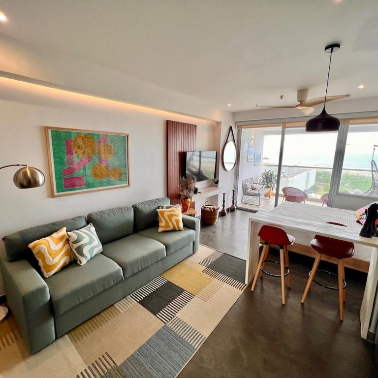 Moderno apartasuite con vista al mar - Two-Bedroom Apartment - 1