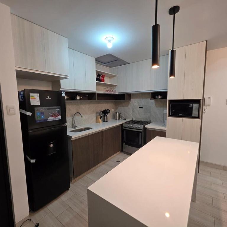 Rest comfortably and enjoy a unique experience - Three-Bedroom Apartment - 10