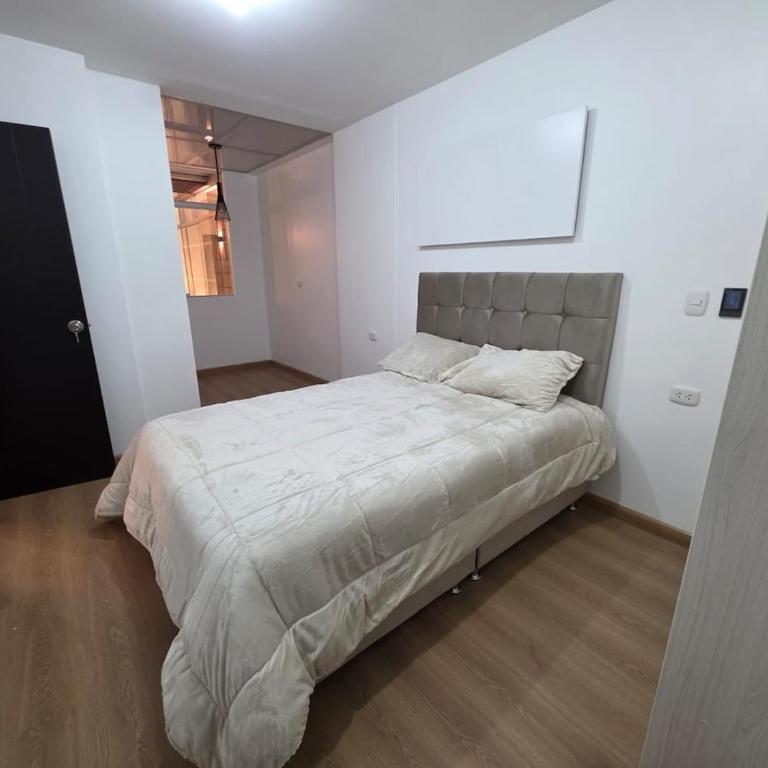 Rest comfortably and enjoy a unique experience - Three-Bedroom Apartment - 16