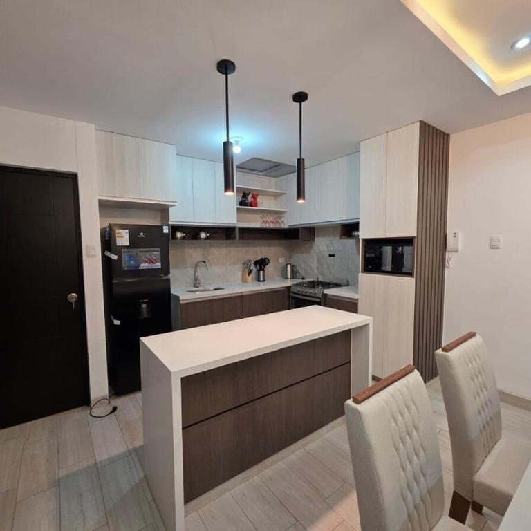 Rest comfortably and enjoy a unique experience - Three-Bedroom Apartment - 17