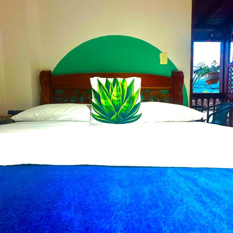 Hotel Jardin de Rosas - Habitación Doble con baño privado - 10