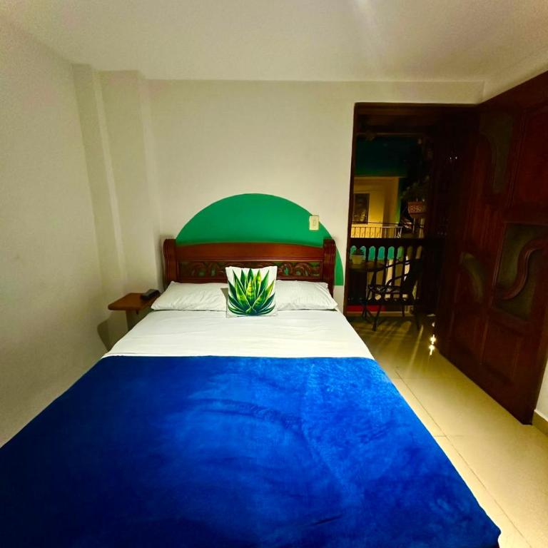 Hotel Jardin de Rosas - Habitación Doble con baño privado - 14