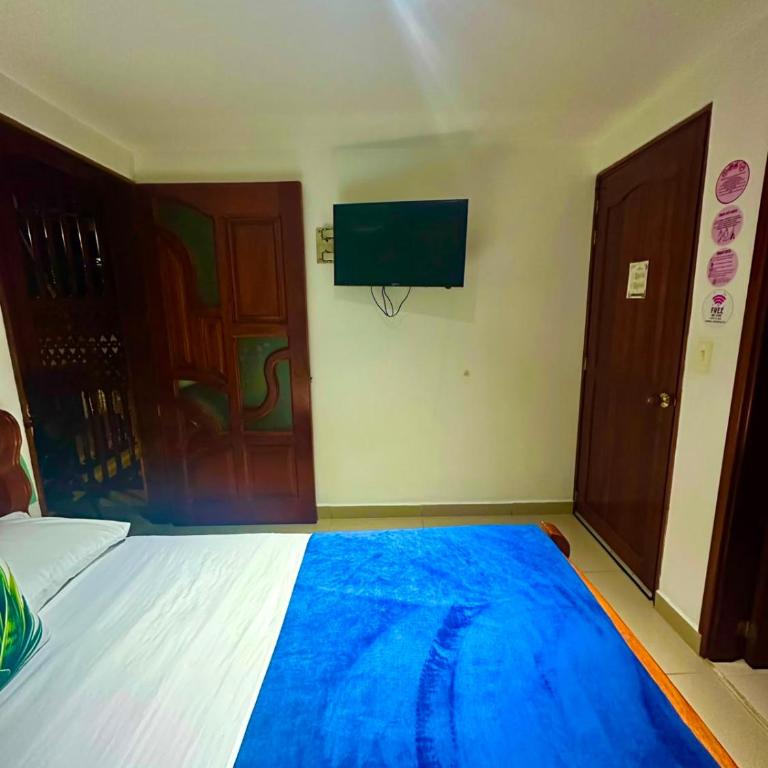Hotel Jardin de Rosas - Habitación Doble con baño privado - 15