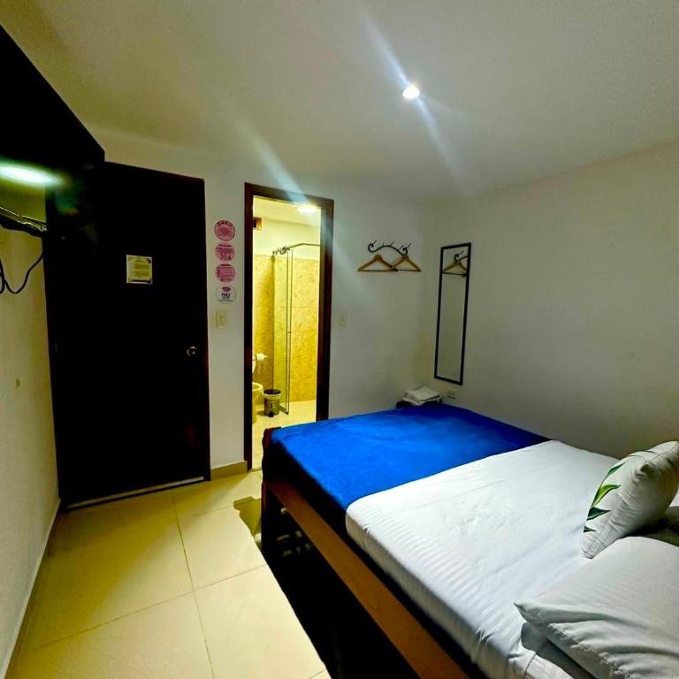 Hotel Jardin de Rosas - Habitación Doble con baño privado - 16