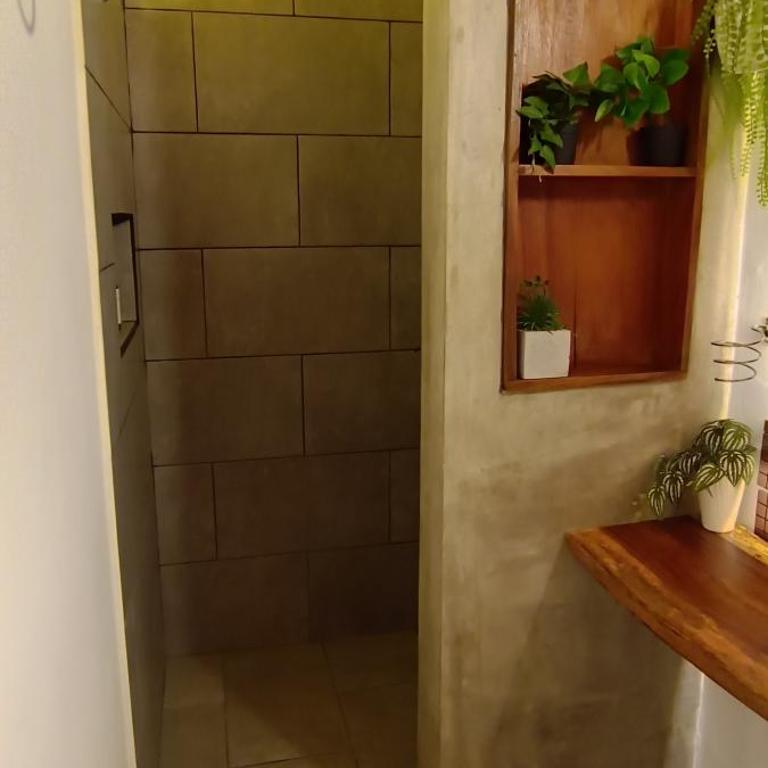 Cabañas Lobo Blanco - Apartaestudios en Laureles Medellín - Studio Apartment with One Double Bed - 19