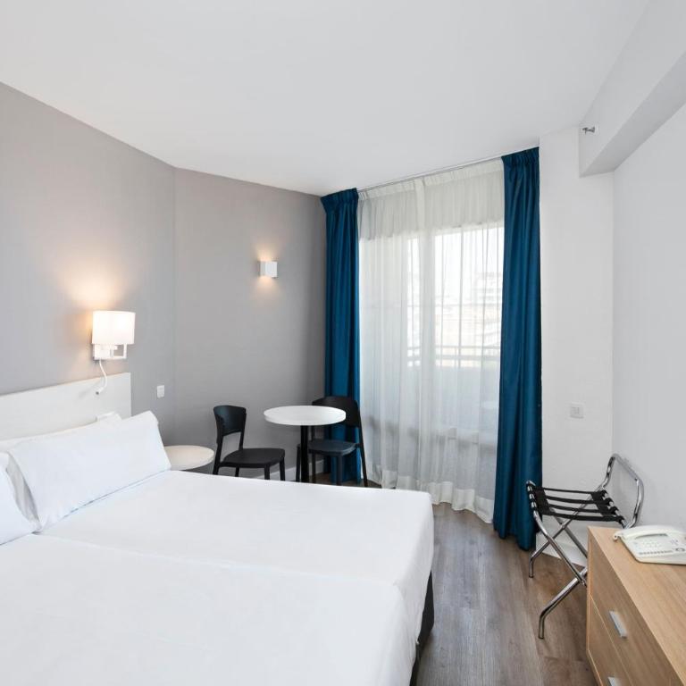 SOL by Meliá Puerto Marina - Estudio - 1