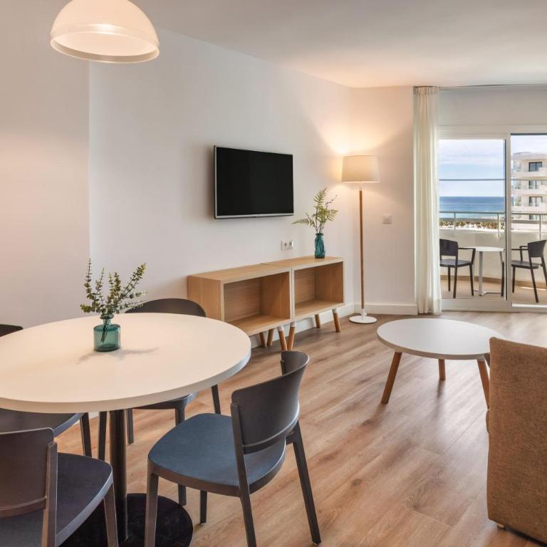 SOL by Meliá Puerto Marina - Apartamento Superior de 2 dormitorios con vistas al mar - 5
