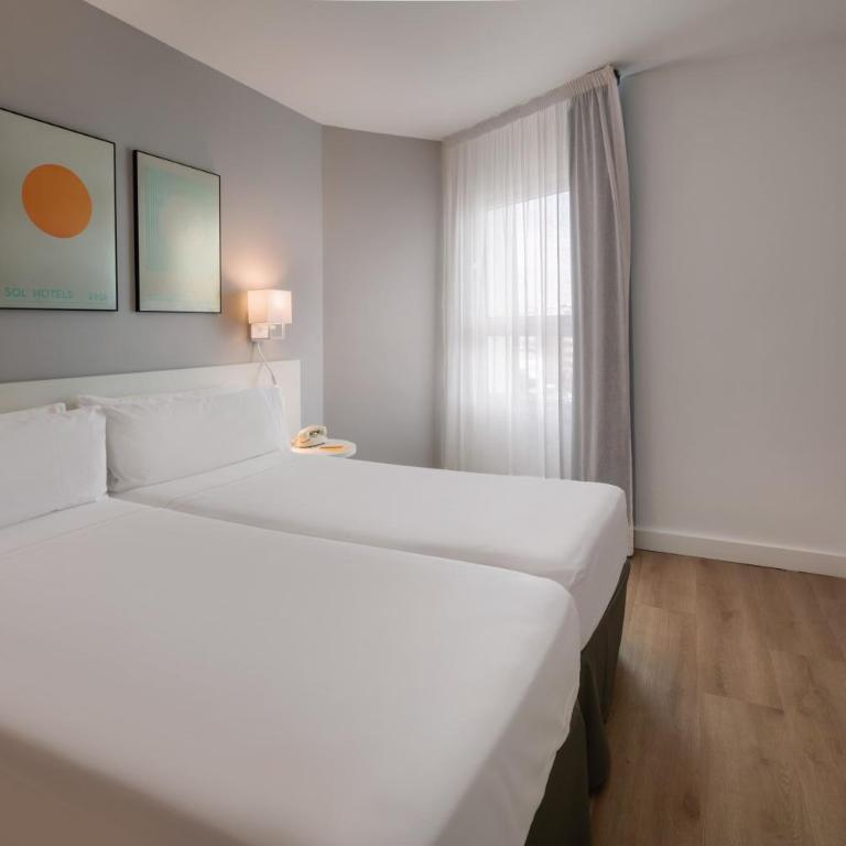 SOL by Meliá Puerto Marina - Apartamento Superior de 2 dormitorios con vistas al mar - 8