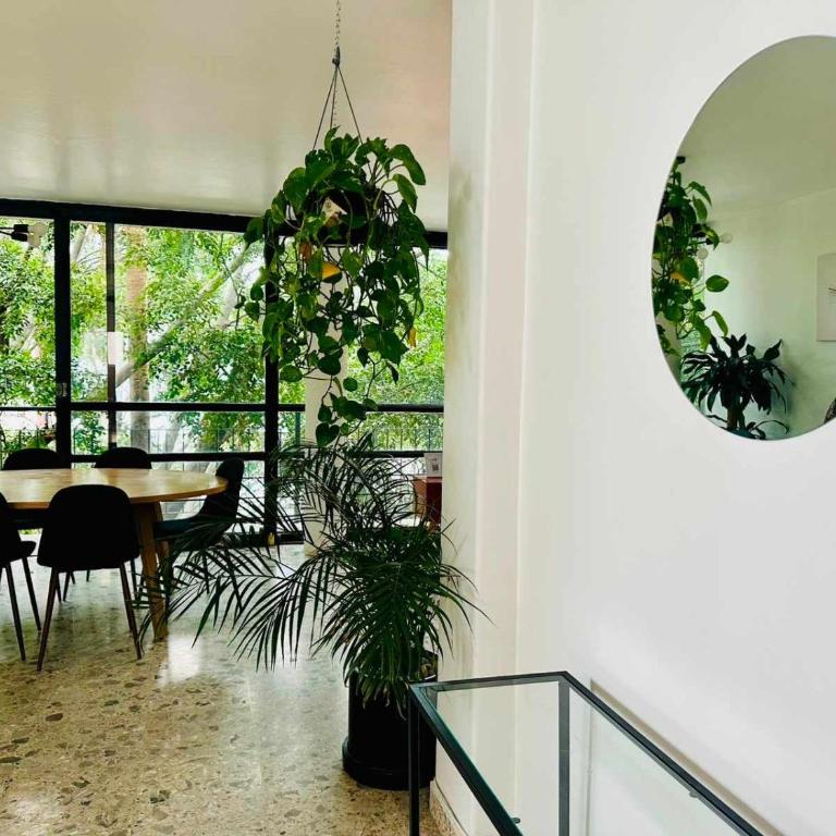 FAST WIFI, Beautiful PH steps away from Masaryk - Apartamento - 6