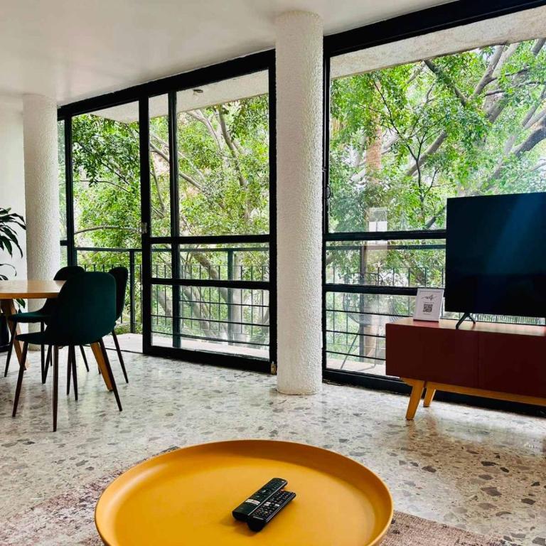 FAST WIFI, Beautiful PH steps away from Masaryk - Apartamento - 7