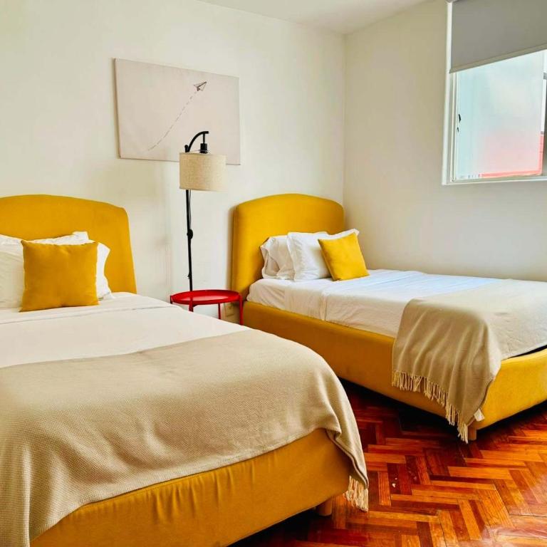 FAST WIFI, Beautiful PH steps away from Masaryk - Apartamento - 12
