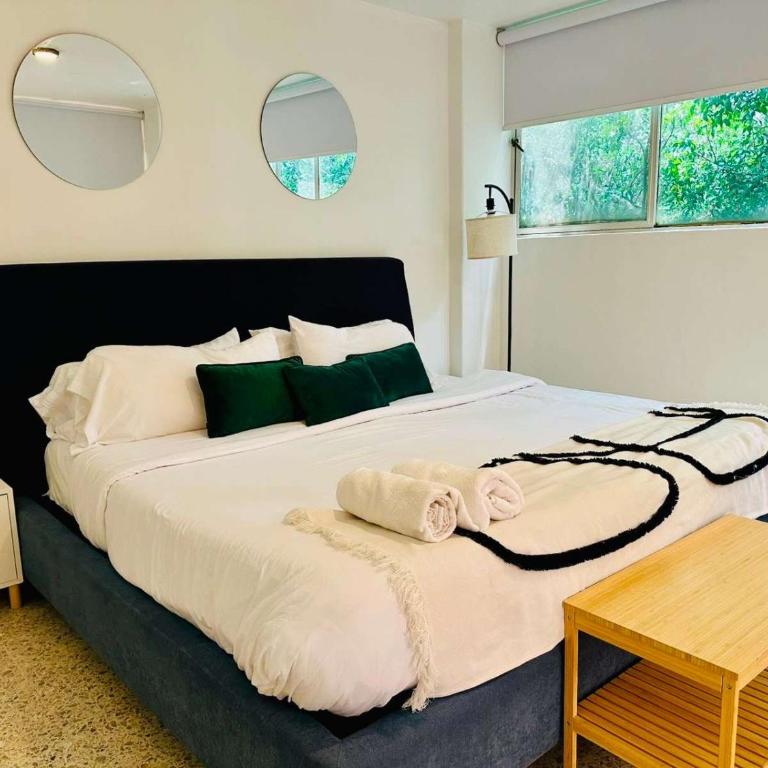FAST WIFI, Beautiful PH steps away from Masaryk - Apartamento - 14