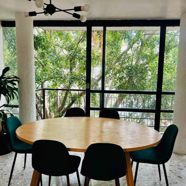 FAST WIFI, Beautiful PH steps away from Masaryk - Apartamento - 19