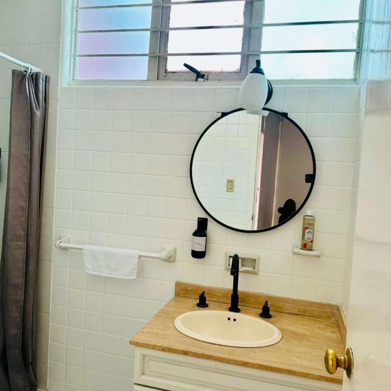 FAST WIFI, Beautiful PH steps away from Masaryk - Apartamento - 22