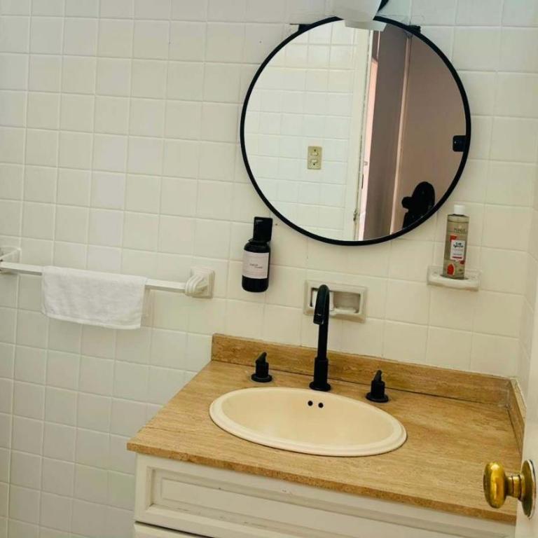 FAST WIFI, Beautiful PH steps away from Masaryk - Apartamento - 23