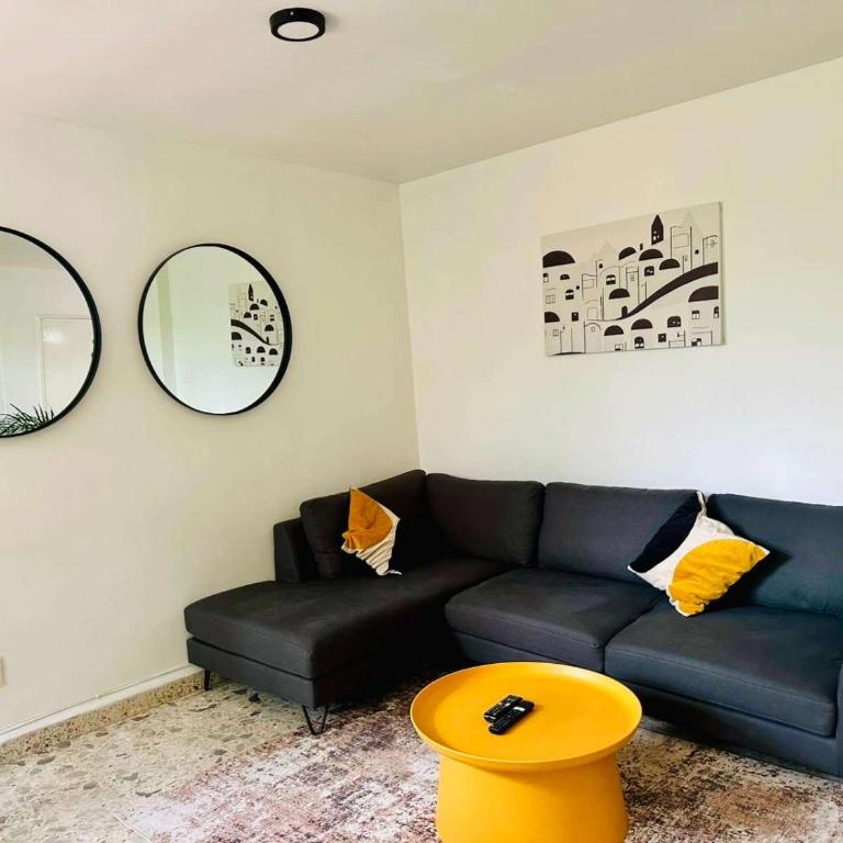 FAST WIFI, Beautiful PH steps away from Masaryk - Apartamento - 28