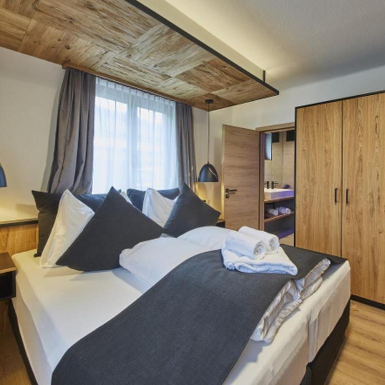 Chalet Wallehen by we rent, Ski-in & Ski-out - Deluxe Two-Bedroom Apartment with Garden View - 16