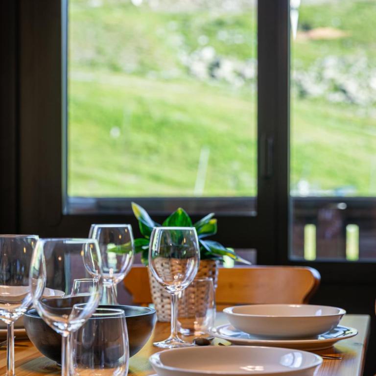 Residence Olympic, Ski In-Out with WiFi in Val Thorens, "V11" by Versant Collection - Apartamento de 1 dormitorio con balcón y vistas a la montaña - 6