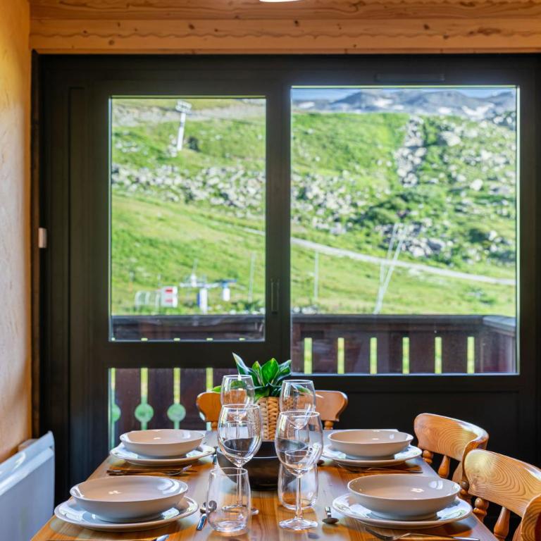 Residence Olympic, Ski In-Out with WiFi in Val Thorens, "V11" by Versant Collection - Apartamento de 1 dormitorio con balcón y vistas a la montaña - 5