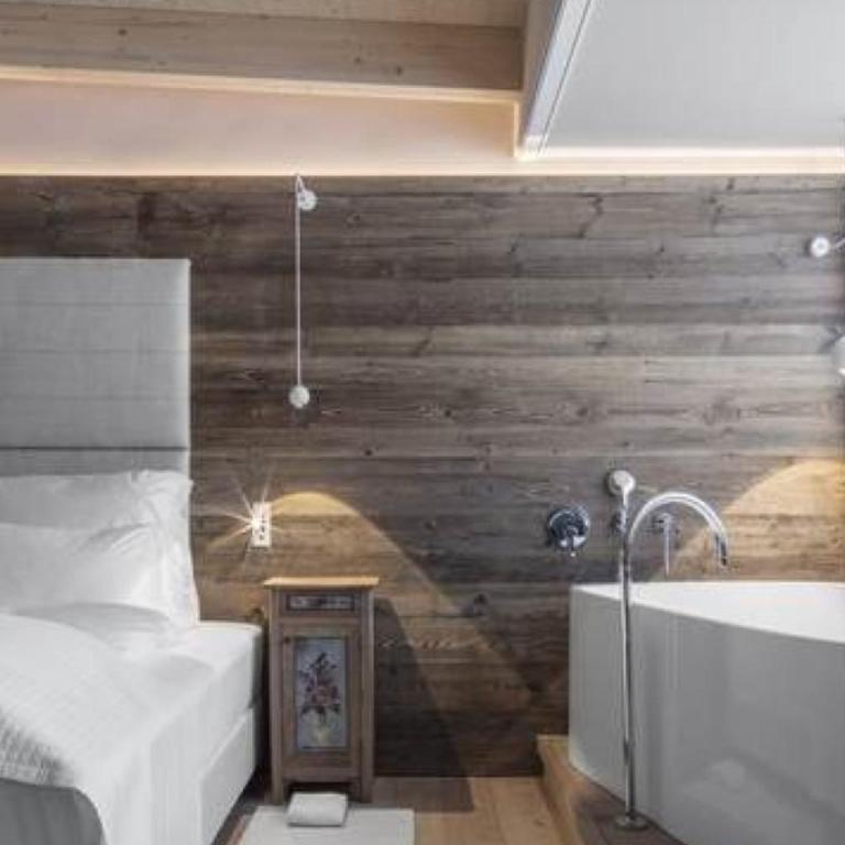 Hotel Ciasa Salares - Deluxe Suite with Spa Bath - 6