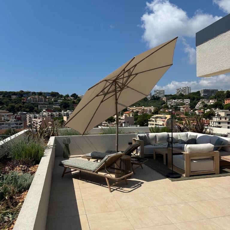 Penthouse des Orchidées-Sea View Top floor Living - Two-Bedroom Apartment - 24