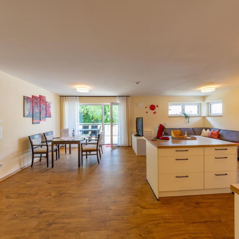 Haus am Mühlenweg - neue, sonnendurchflutete Appartements mit Aufzug und Tiefgarage - barrierefrei - Apartment mit 1 Schlafzimmer und Gartenblick - 3