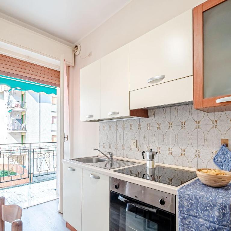 150 mt from the sea - Air Conditioning and Balcony - Appartamento con 1 Camera da Letto con Balcone e Vista Città - 3