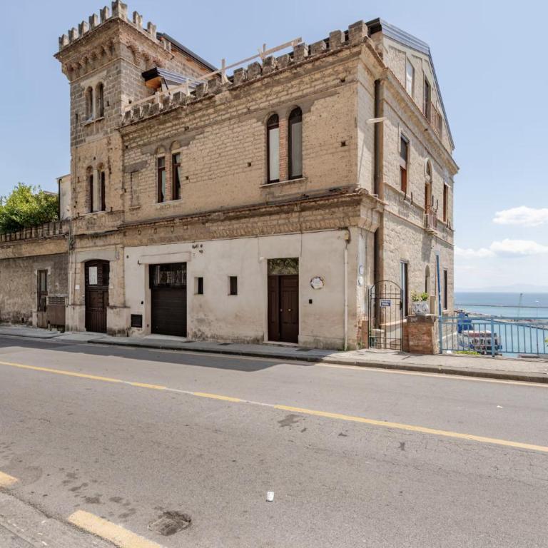 View of Vietri sul Mare - The Castle on the Rock - Apartamento de 2 dormitorios con terraza y vistas al mar - 22