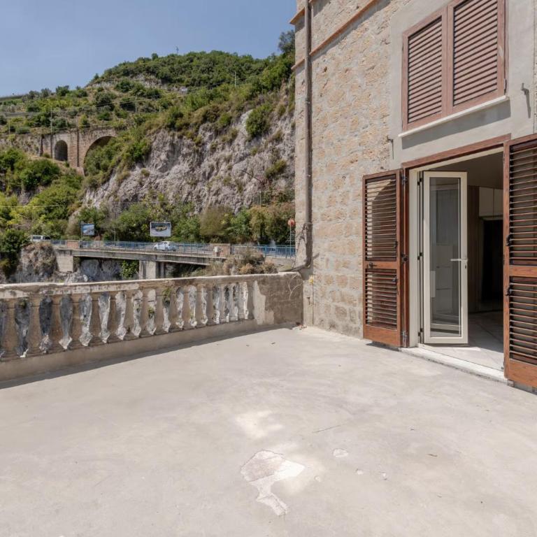 View of Vietri sul Mare - The Castle on the Rock - Apartamento de 2 dormitorios con terraza y vistas al mar - 14