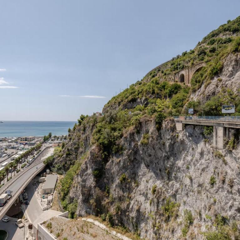 View of Vietri sul Mare - The Castle on the Rock - Apartamento de 2 dormitorios con terraza y vistas al mar - 24